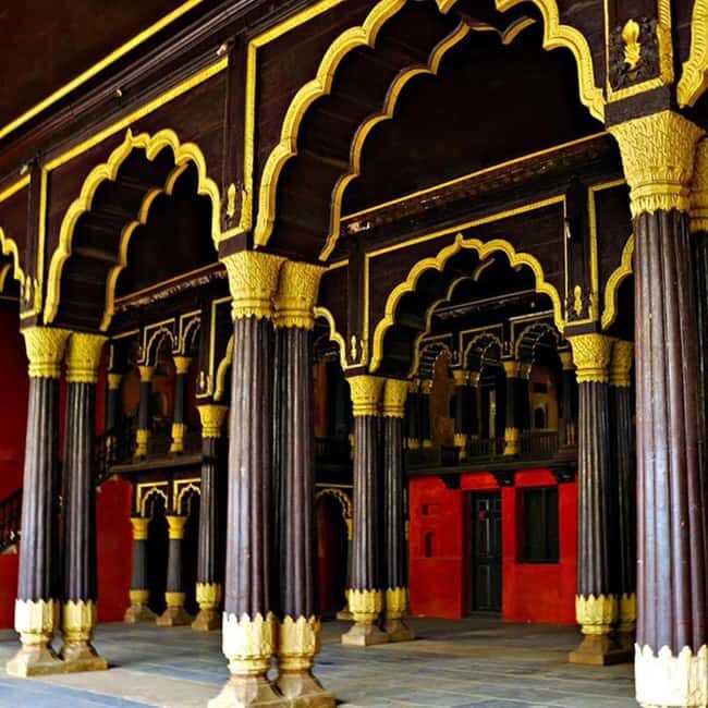 Bangalore: Flower Market, Pete, Palace, & Fort Walking Tour - Tipu Sultan’s Summer Palace