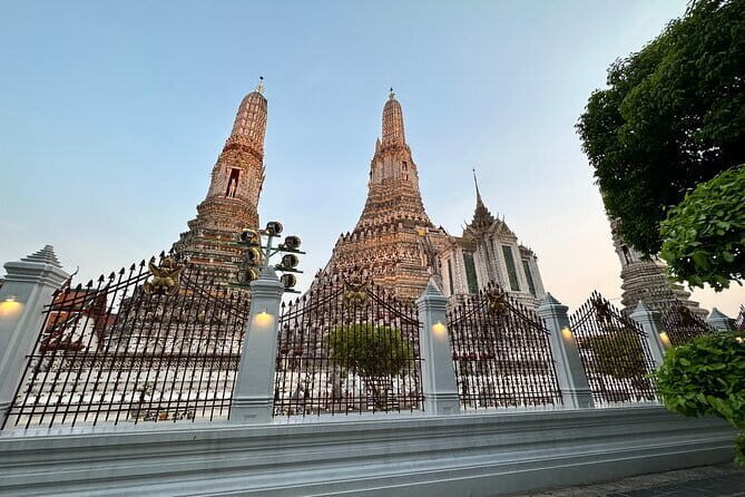 Bangkok: A 4 Hours Tuk Tuk Sightseeing Tour At Iconic Landmarks - Visiting Wat Arun & Wat Pho