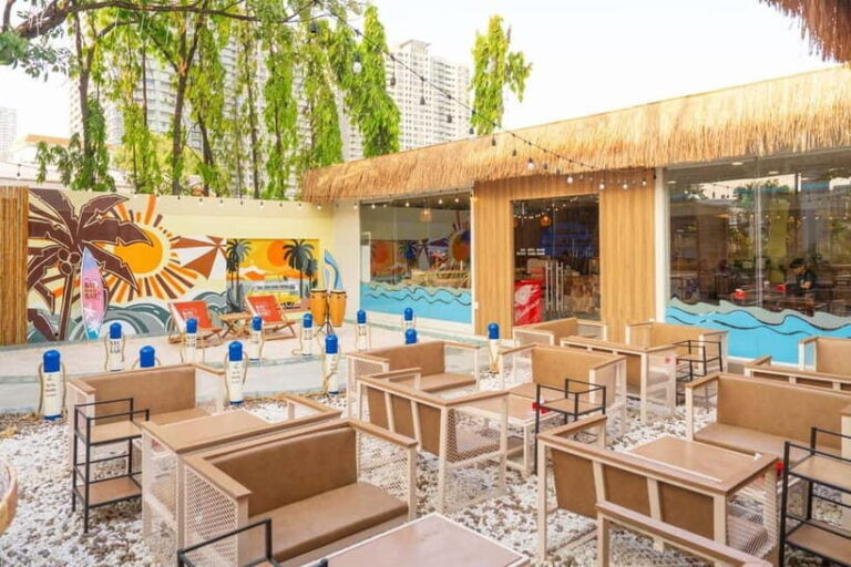 Bangkok: BAY Beach Bar & Cafe F&B Packages - The Atmosphere: Casual Comfort with a View