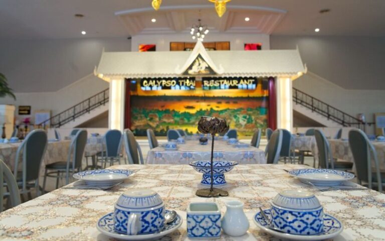 Bangkok: Calypso with Thai Classical Dance - The Venue and Atmosphere