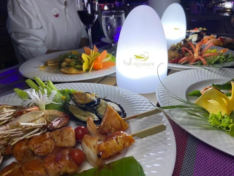 Bangkok: Chao Phraya River Buffet Dinner Cruise - Overview of the Experience
