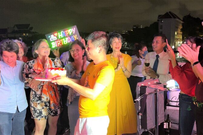 Bangkok Dinner Cruise with Intl Buffet, Live Music & Hotel Pickup - Who Should Consider This Tour?