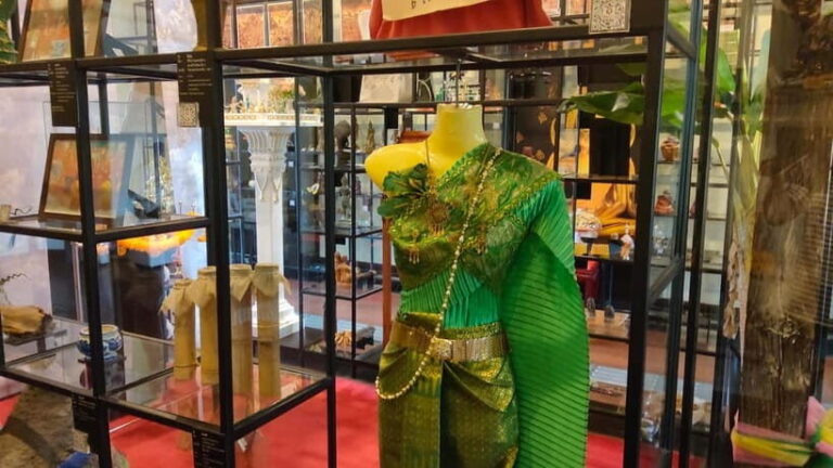 Bangkok: Grand Palace, Emerald Buddha, and Museum Siam Tour - What Makes This Tour Stand Out?