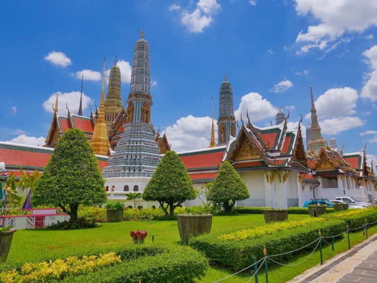 Bangkok: Grand Palace, Wat Pho, Wat Arun Sacred & Local Tour - Who Is This Tour Best For?