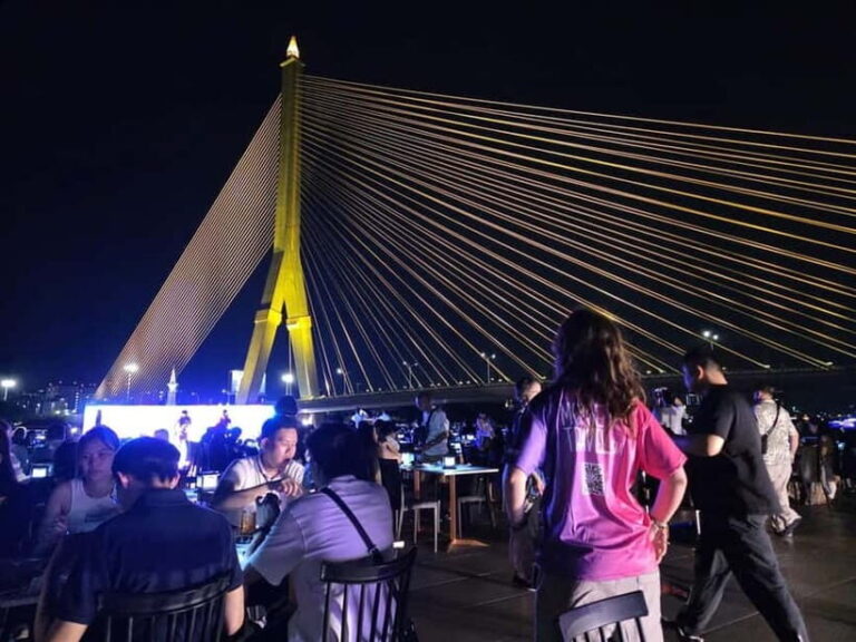 Bangkok: Opulence Luxury River Dinner Cruise - Food and Drink