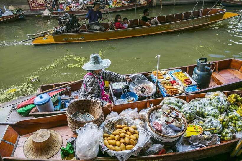 Bangkok: Railway and Floating Market Tour with Dragon Temple - Transportation, Duration, and Group Size