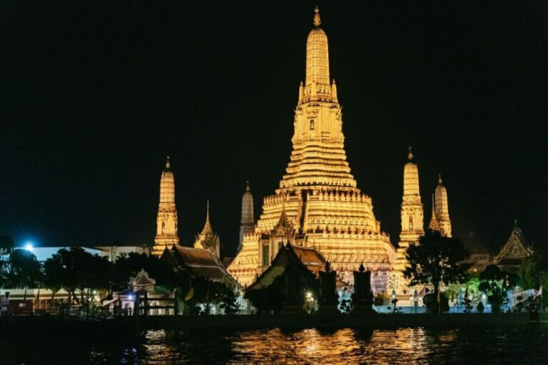 Bangkok: River Dinner Cruise on the Chao Phraya Princess - The Food: A Gourmet Buffet Experience