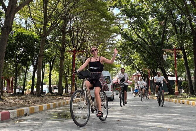 Bangkok Thonburi Backstreets and 3 Peaceful Temple Bike Tour - Authenticity, Value, and Experience