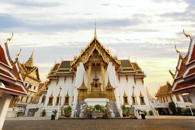 Bangkok's Best: City Highlights & Floating Market Private Tour - Who Will Love This Tour?