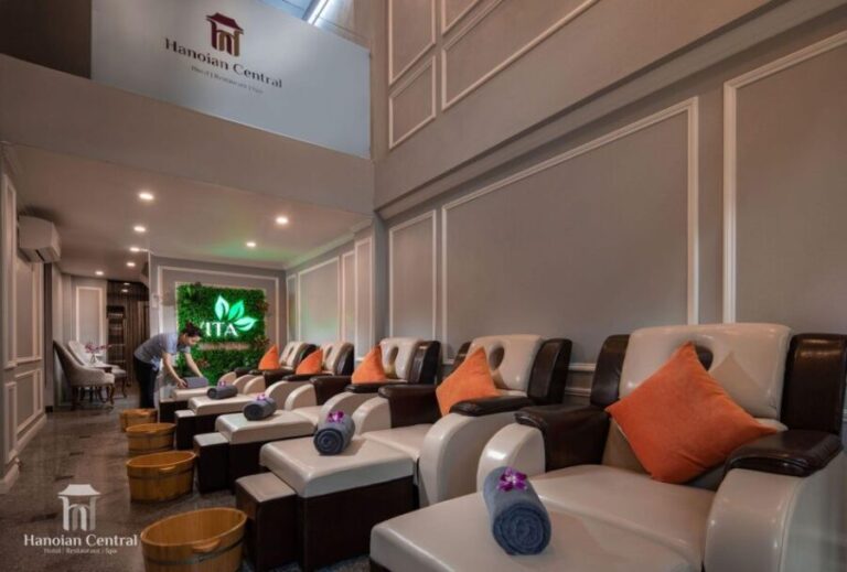 Basic facial care + Aroma Massage - Analyzing the Experience: What Travelers Might Love