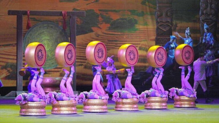 Beijing: Red Theatre Acrobatics Show Ticket-Local Must-See - Who Will Appreciate This Experience?