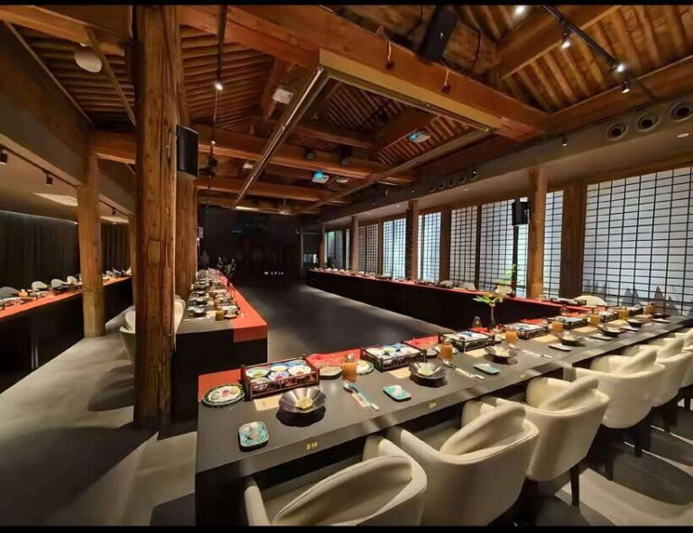 Beijing Royal Dinning Experience with cultural performance - The Environment: A Beautiful, Seasonal Setting