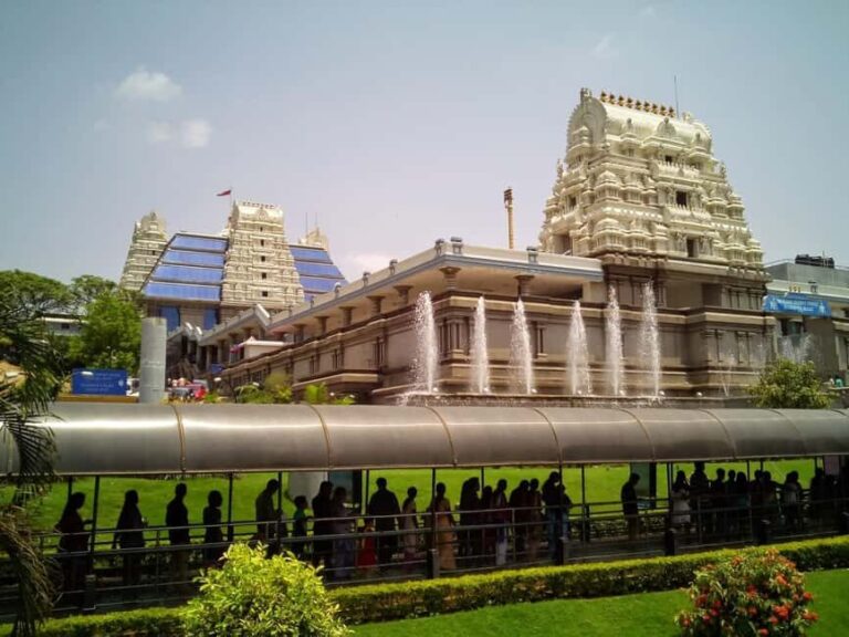 Bengaluru: Private City Tour - The Value of a Private Guide and Chauffeur