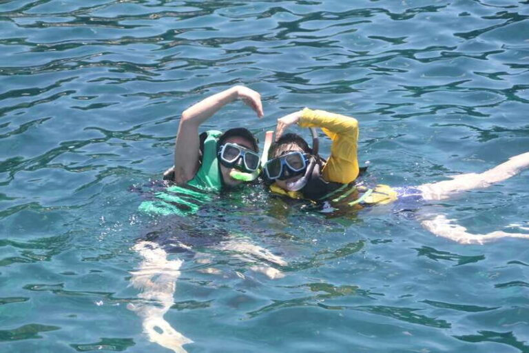 Boracay: Island and Beach-Hopping Boat Tour with Snorkeling - A Deep Dive into the Experience