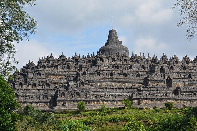 Borobudur and Prambanan Day or Half Day Tour and Transport - What You’ll Experience: A Detailed Breakdown of the Day