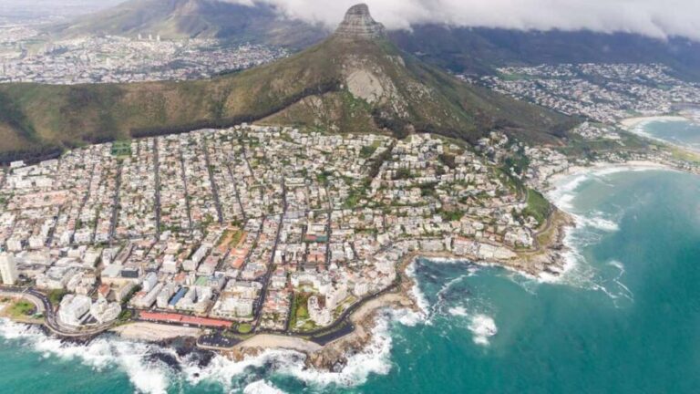 Cape Town: City Highlights and Hidden Gems Walking Tour - The Guide and Interaction