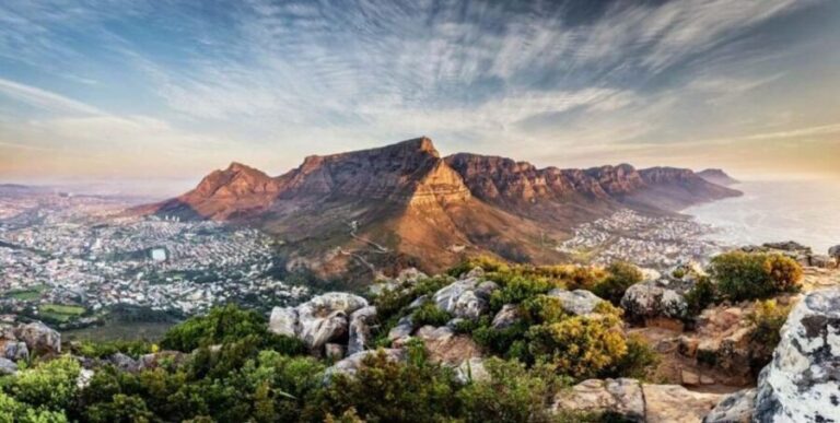 Cape Town: Robben Island & Table Mountain Cable Car Day Trip - Key Points