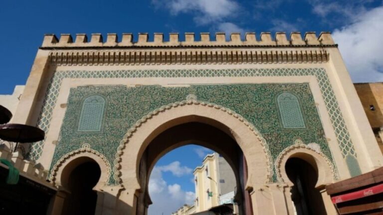 Casablanca to Fez: Scenic & Historical Day Trip with Lunch - Starting the Journey: From Casablanca to Fez