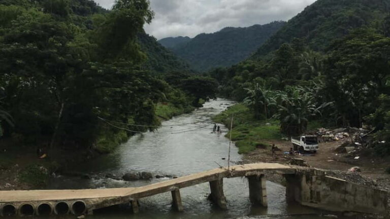 Cebu: Igutan Cave and Waterfalls Hike with Market Visit - A Taste of Local Life at the Public Market