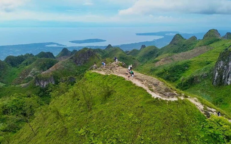 Cebu: Osmeña Peak and Kawasan Falls Canyoneering Tour - Kawasan Falls Canyoneering: An Adrenaline-Fueled Day