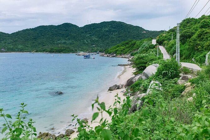 Cham Island Snorkeling - Wonderful Beach - Speedboat Daily Tour - Transport and Group Size
