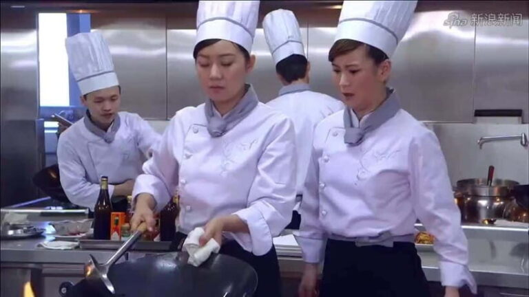 Chengdu: Private Panda Base and Sichuan Cuisine Tour - Authentic, Balanced, and Practical