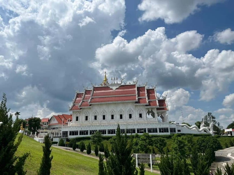 Chiang Mai: Chiang Rai Red, White, and Blue Temples day tour - What Travelers Are Saying
