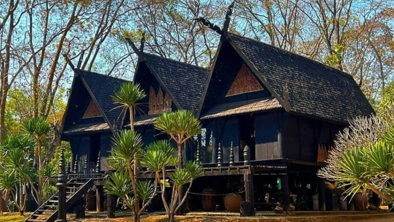 Chiang Mai: Chiang Rai Temples, Golden Triangle & Boat Tour - What Makes This Tour Stand Out?