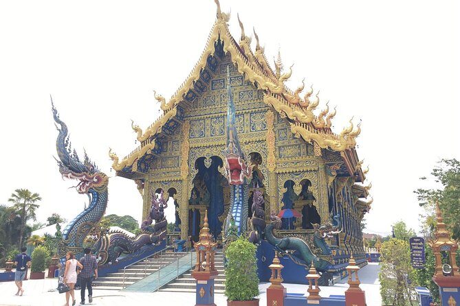 Chiang Mai-Chiang Rai: White Temple-Black House-Blue Temple-Karen Village - Transportation and Group Size