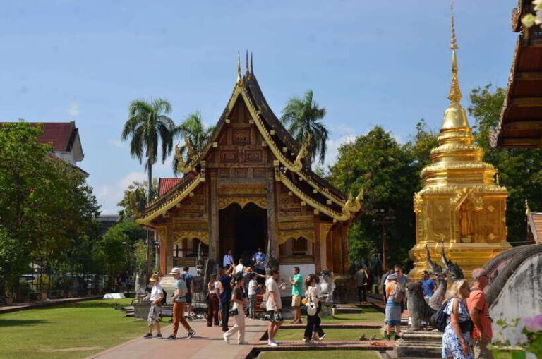 Chiang Mai: Historic Temples and City Guided Walking Tour - What to Expect and Practical Tips