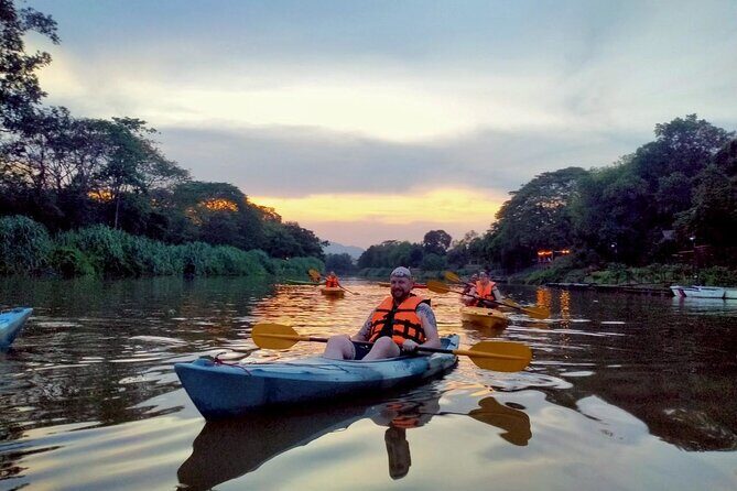 Chiang Mai: Kayak Under the Stars  6 km to the Heart of the City - The Value and Practical Details