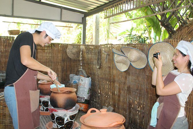 Chiang Mai Lanna Northern Thai Cooking Experience with Locals - The Value and Who This Tour is Perfect For