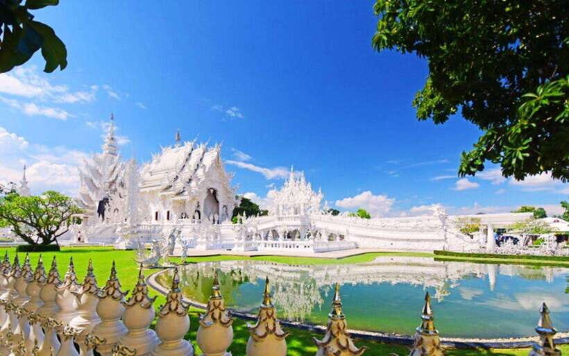 Chiang Mai: White, Blue & Big Buddha Temples in Chiang Rai - Transportation and Group Size