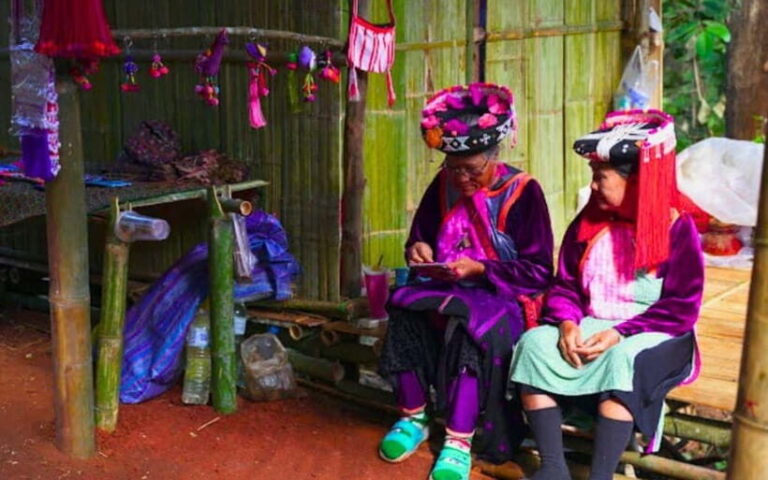 Chiang Mai: White & Blue Temples, Black House & Hill Tribes - Transportation, Timing, and Value