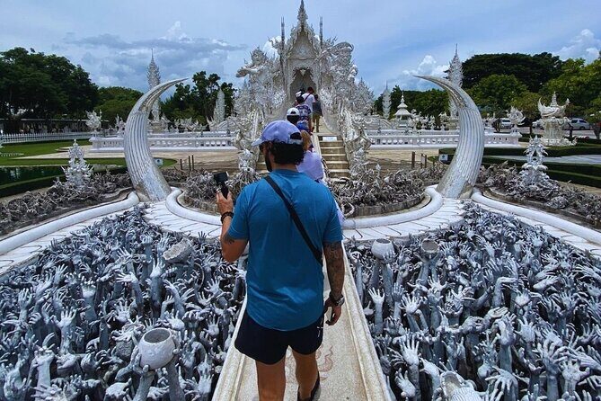 Chiang Rai Temples Tour & Golden Triangle Including Boat to Laos - Start with a Comfortable Pickup and Scenic Drive