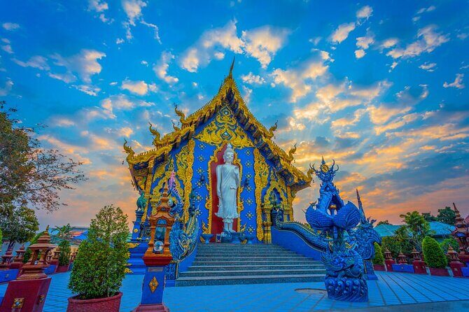 Chiangmai to White Temple, Blue Temple & Black museum - What Travelers Say
