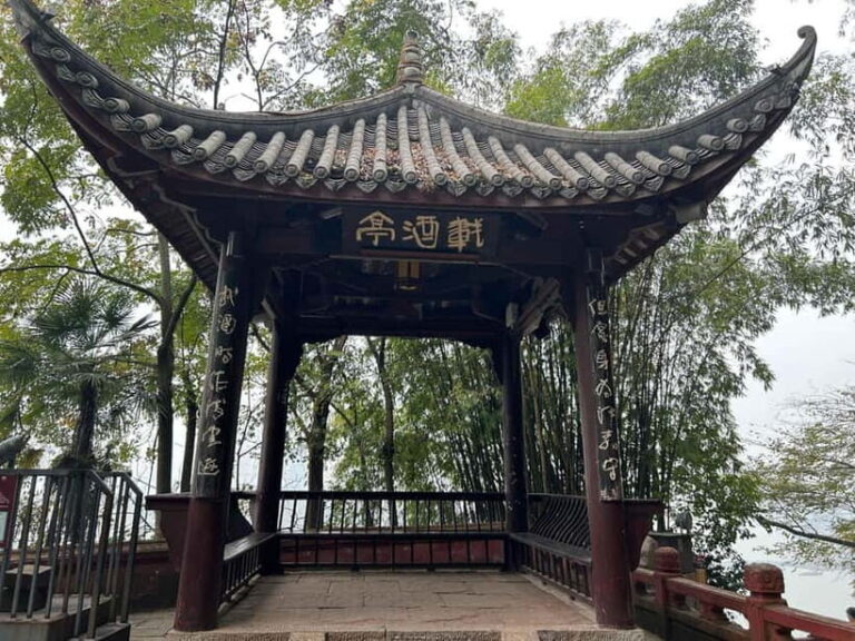 Close to Chengdu: Leshan Giant Buddha & Tasty Local Eats - Transportation, Duration, and Value