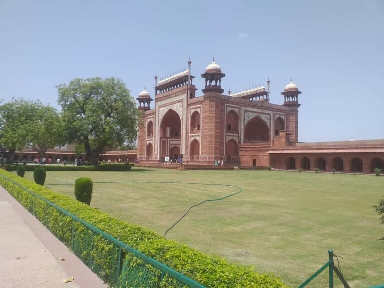 Cochin Agra Same Day Tour with Return Flights and lunch - What Makes This Tour Stand Out