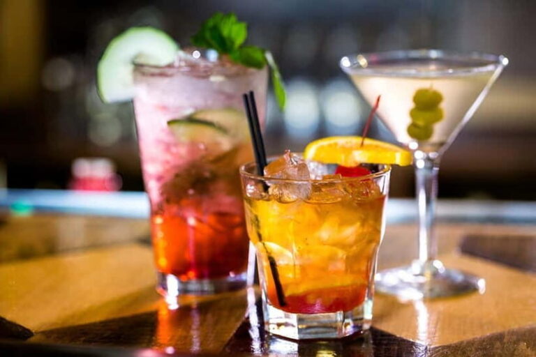 Colombo Guided Pub-Hopping Tour: Walk, Drink & Repeat - Walk and Talk Through Colombo’s Nightlife