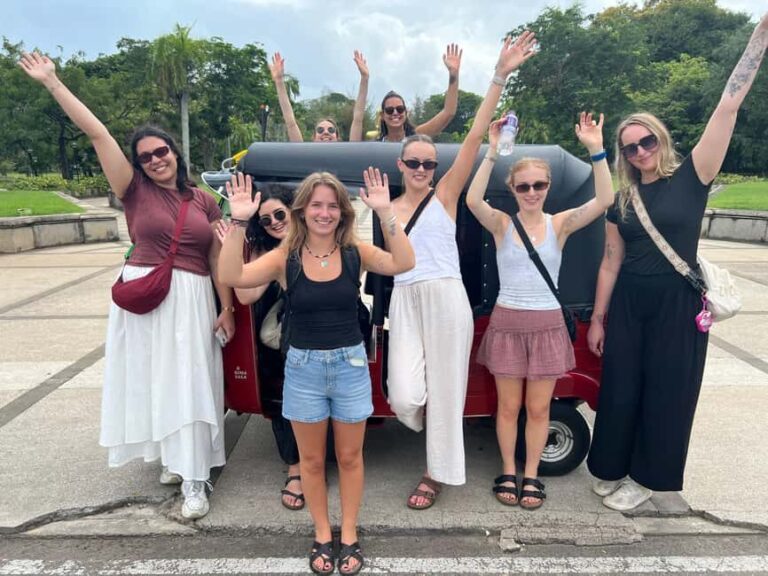 Colombo: Private Tuk-Tuk City Tour with All Entry Fees - The Extra Touch: Gem and Tea Experiences