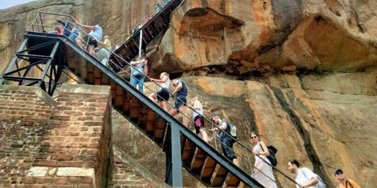 Colombo: Sigiriya Rock Dambulla and Minneriya National Park - Dambulla Cave Temple: A Treasure Trove of Art and Religion