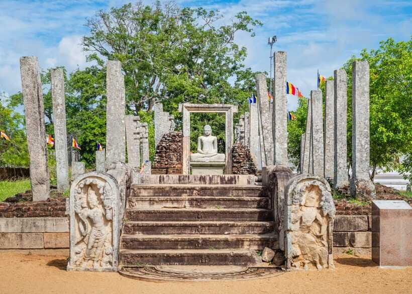 Colombo: Sri Lanka Cultural Triangle Hotspots 2-Day Tour - Day 1: From Colombo to Polonnaruwa