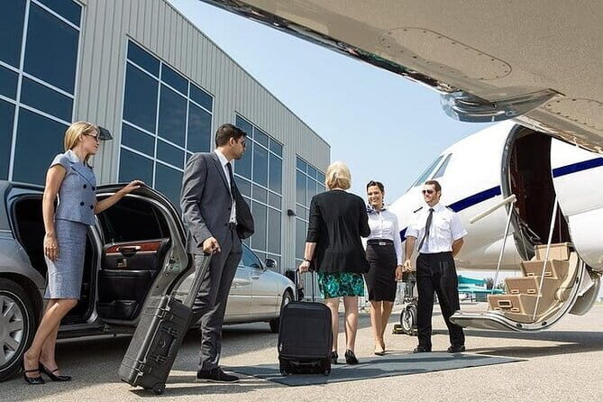 Da Nang Airport Arrival Or Departure By Private Car Transfers - Breakdown of the Service: From Arrival to Destination