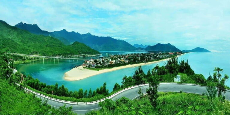 Da Nang: Hue Imperial Day Trip, Hai Van Pass Train, & Lunch - A Detailed Look at the Tour Experience