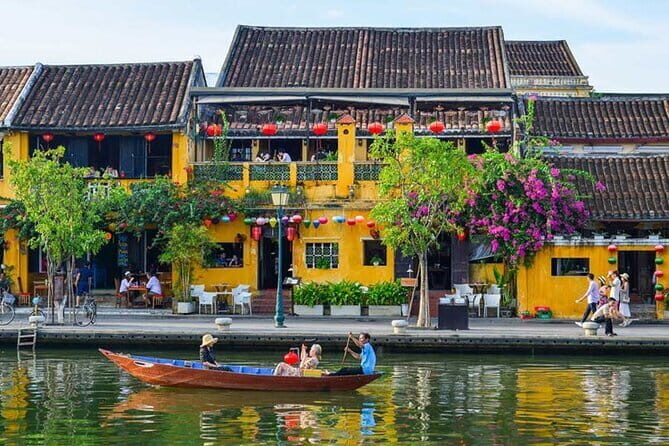 Da Nang: Round trip transfer to My Son sanctuary & Hoi An ancient - Discovering Hoi An Ancient Town