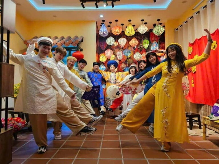 Da Nang: Try on Ao Dai Experience with Ao Dai Show - What’s Included and What’s Not