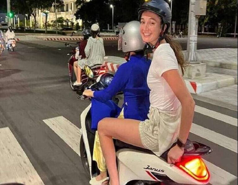 DaNang Foods-Sightseeing Motorbike Tour By Lady AoDai Riders - Who Should Consider This Tour?