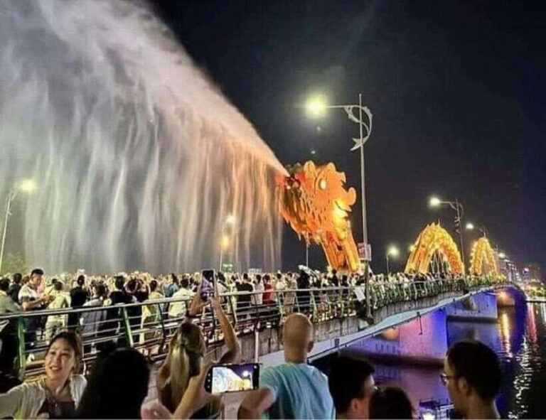 DaNang Night City Scooter Tour-Lady Aodai Rider & Han Cruise - The Guides: More Than Just Drivers