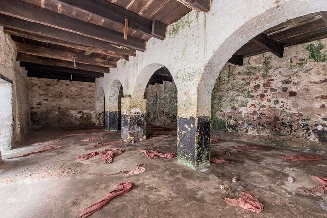 Day Tour to Kakum National Park, Cape Coast and Elmina Castles - Exploring Cape Coast Castle: A Sobering Historic Landmark