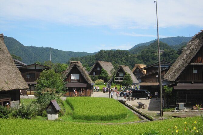 [Day trip bus tour from Kanazawa Station] Weekend only! World Heritage Shirakawago Day Bus Tour - Deep Dive into the Details